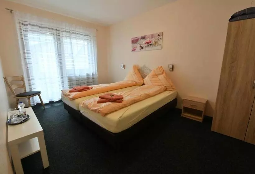 Hotelli Gasthof Zur Grafschaft Veldenz