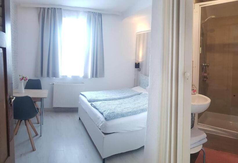 Albergue House La Neuschwanstein Blick