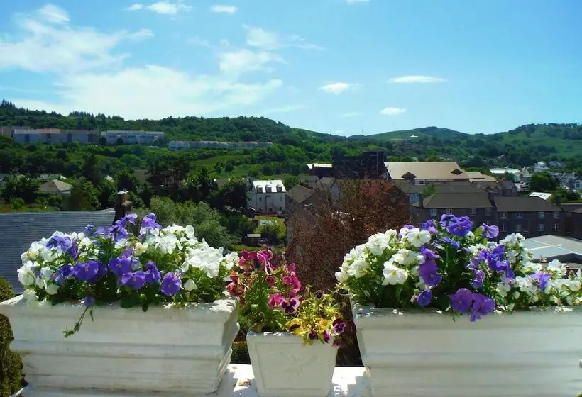 تختخواب و صبحانه Briarbank Guest House