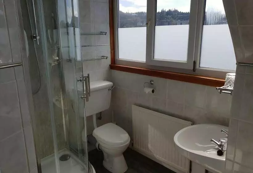 تختخواب و صبحانه Briarbank Guest House
