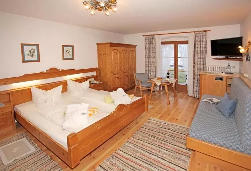 Hotelli Alpenhof Krün