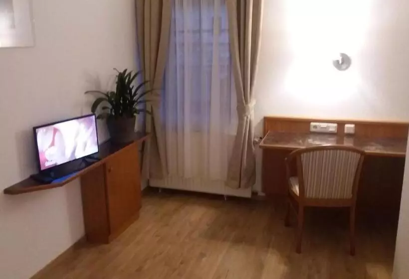 ホテル Altes Wirtshaus Fördergersdorf Bed & Breakfast