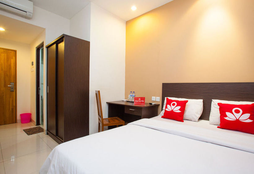 בית מלון כפרי Zen Rooms Palmerah Barat