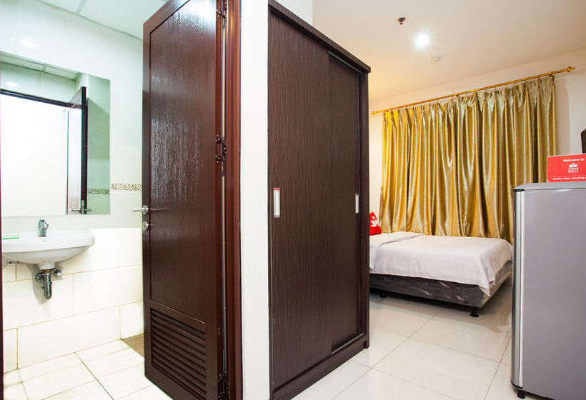 בית מלון כפרי Zen Rooms Palmerah Barat