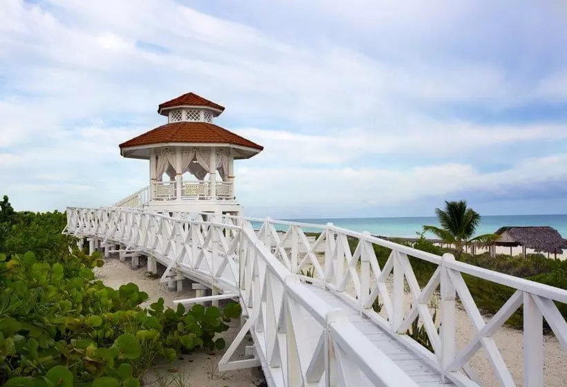 Memories Paraiso Beach Resort
