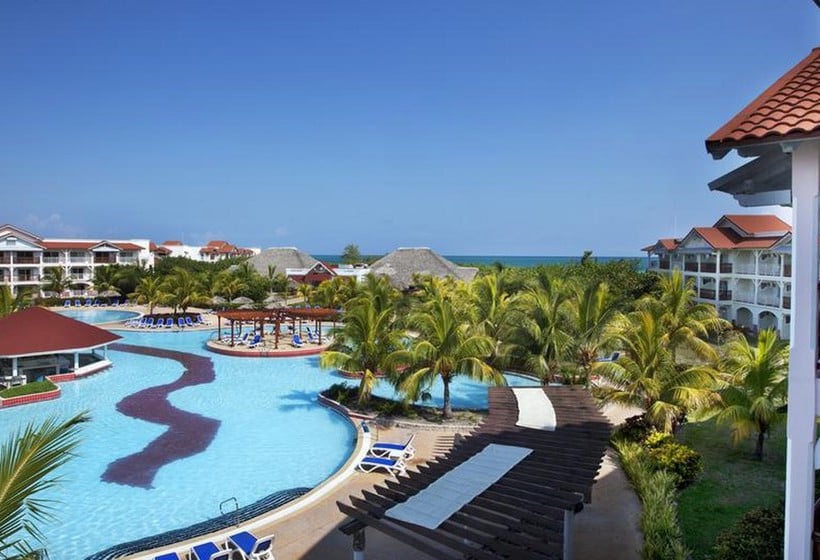 Memories Paraiso Beach Resort