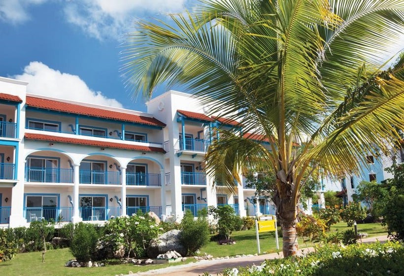 Memories Paraiso Beach Resort