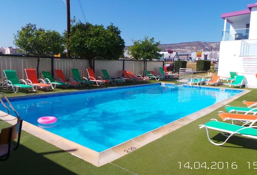 Neptune Hotel Apartments Paphos