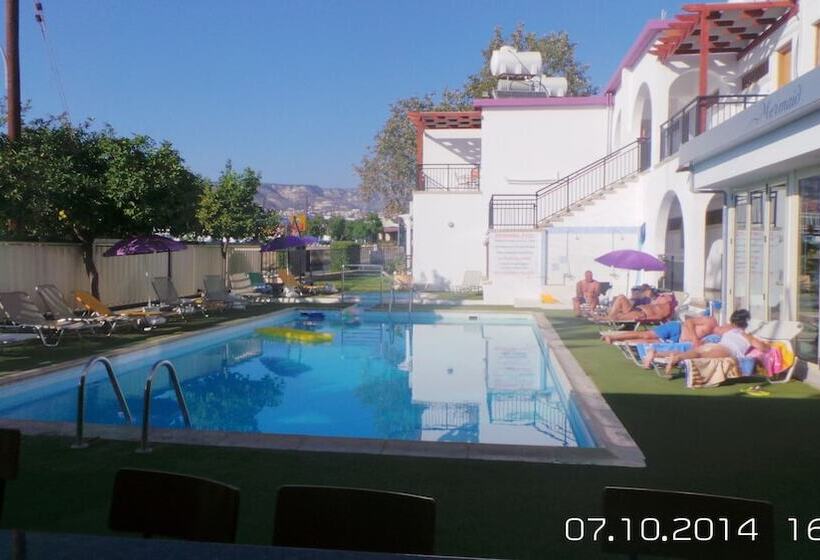 Neptune Hotel Apartments Paphos