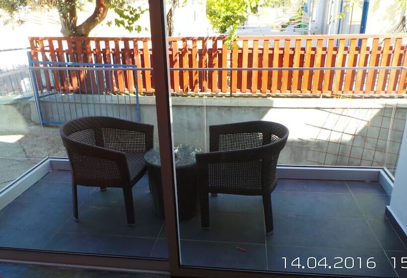 Neptune Hotel Apartments Paphos