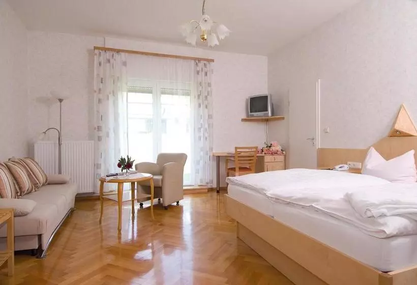 اقامتگاه Villa Spahn