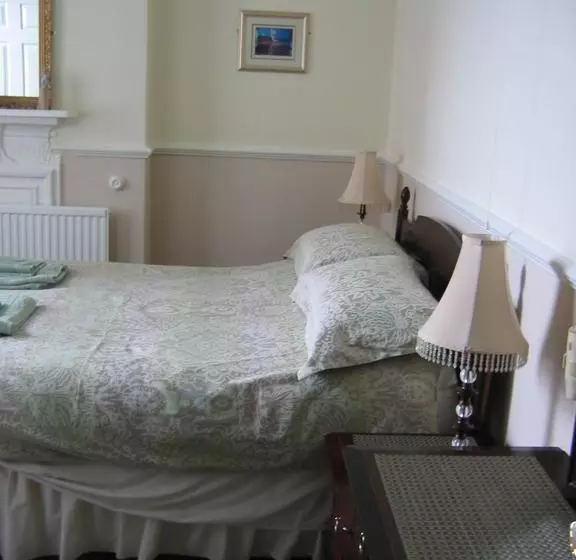 Aamiaismajoitus (B&B) Binton Guest House