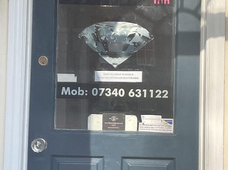 تختخواب و صبحانه Diamonds Inn