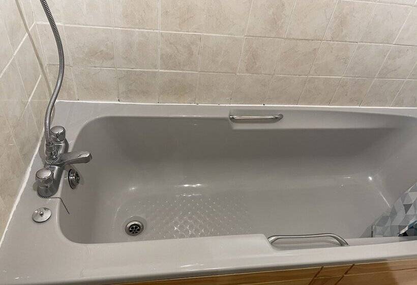 تختخواب و صبحانه Diamonds Inn