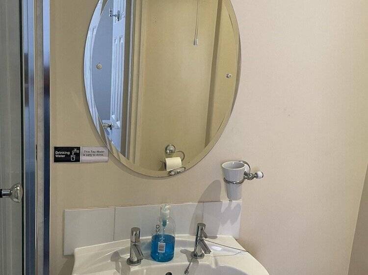 تختخواب و صبحانه Diamonds Inn