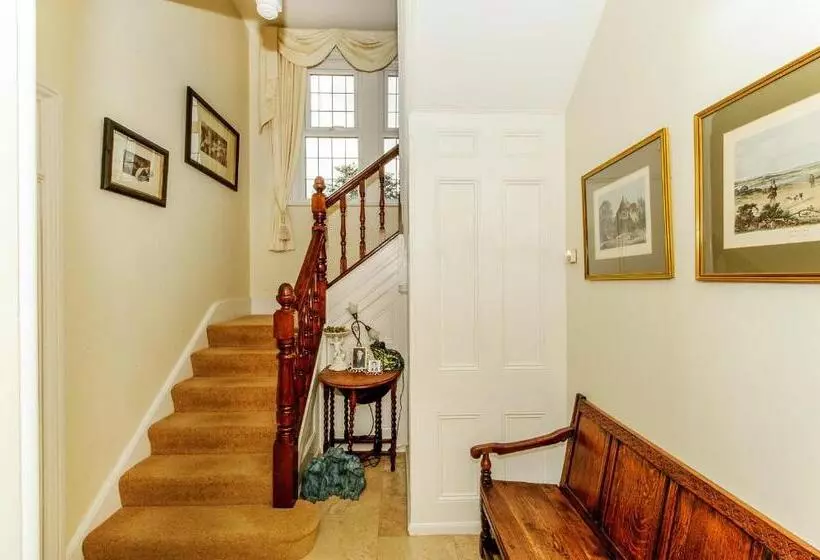 Bed and Breakfast Foy House