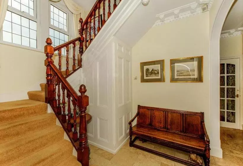 Bed and Breakfast Foy House