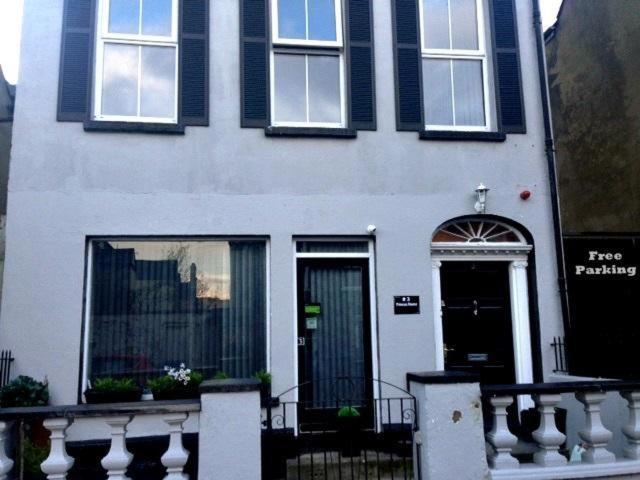 Bed and Breakfast Princes House In The Walled City