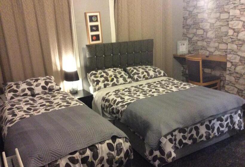 Bed and Breakfast Princes House In The Walled City