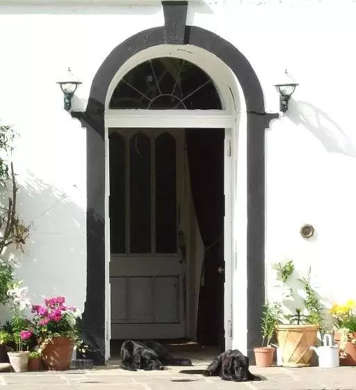 تختخواب و صبحانه Thrumster House