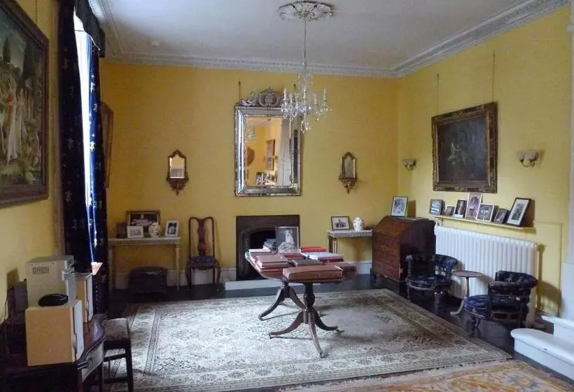تختخواب و صبحانه Thrumster House