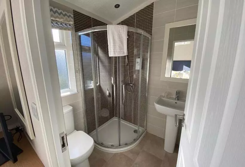 Croyde Bay Hotel Or Self Catering