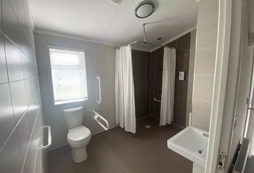 Croyde Bay Hotel Or Self Catering