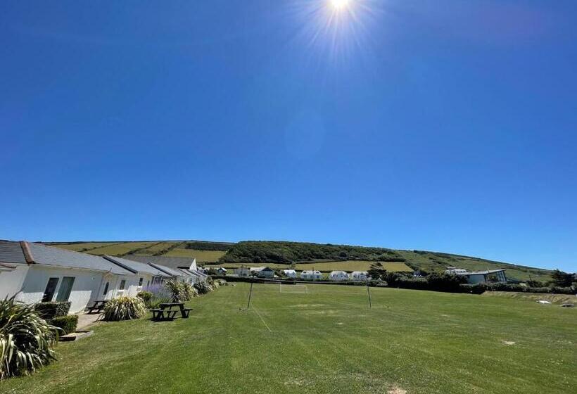 Croyde Bay Hotel Or Self Catering