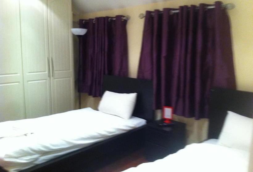 فندق The Greyhound Cottage