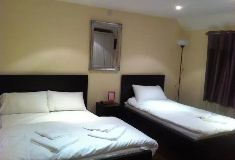 Hotelli The Greyhound Cottage