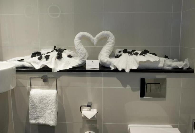 فندق The Lodge At Kingswood