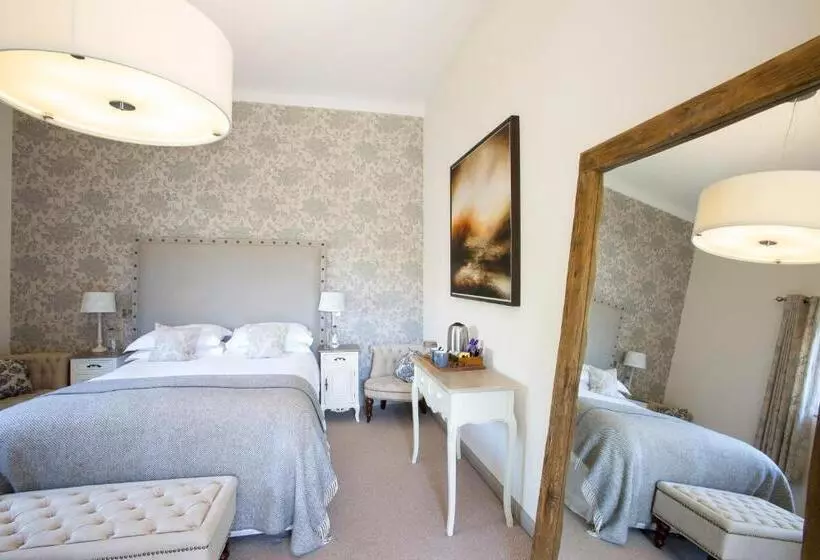 Hotel The Tytherleigh Arms