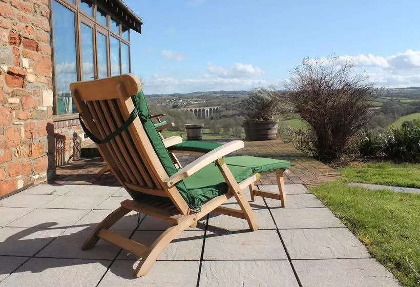 Summerhouse Bed & Breakfast