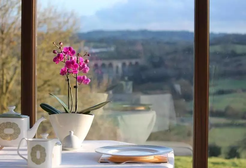 Summerhouse Bed & Breakfast
