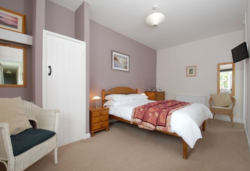 East Trewent Farm B&b