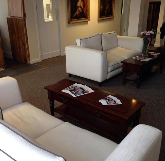 مبيت وإفطار Ferry House Lodge