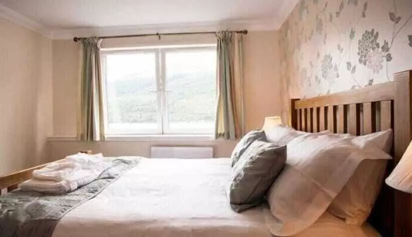 Aamiaismajoitus (B&B) Lochside Guest House