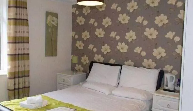 Aamiaismajoitus (B&B) Lochside Guest House