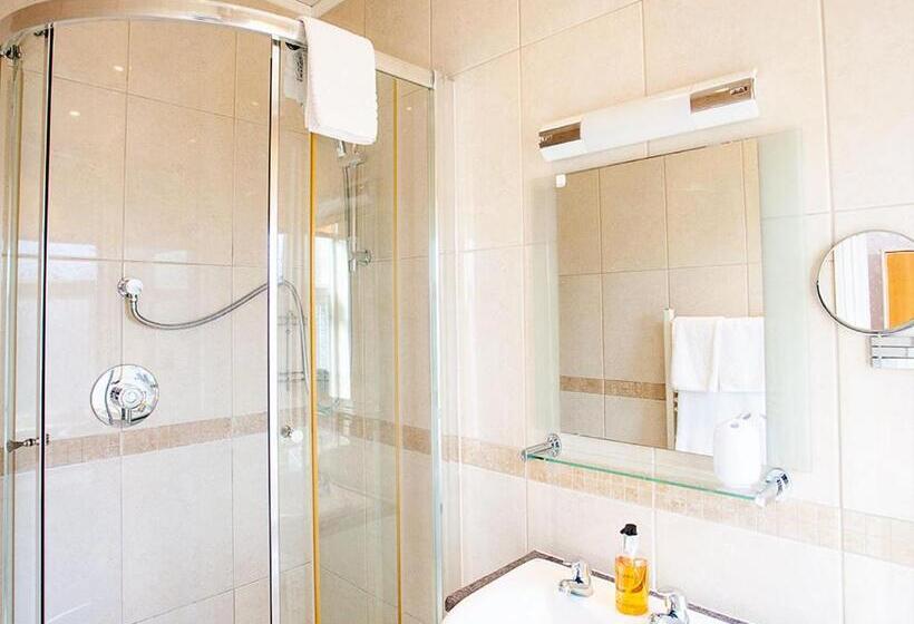 민박 The Castleton