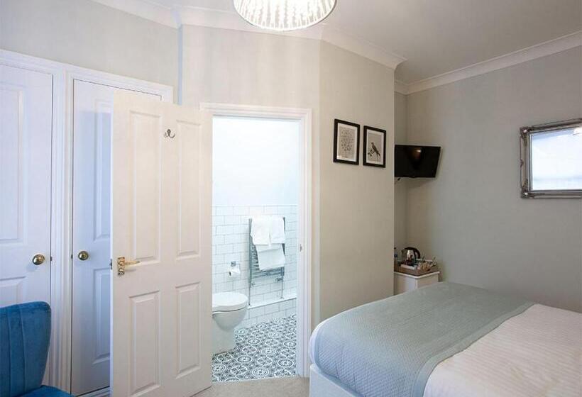 민박 The Castleton