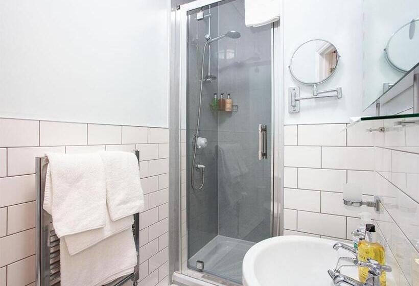 민박 The Castleton