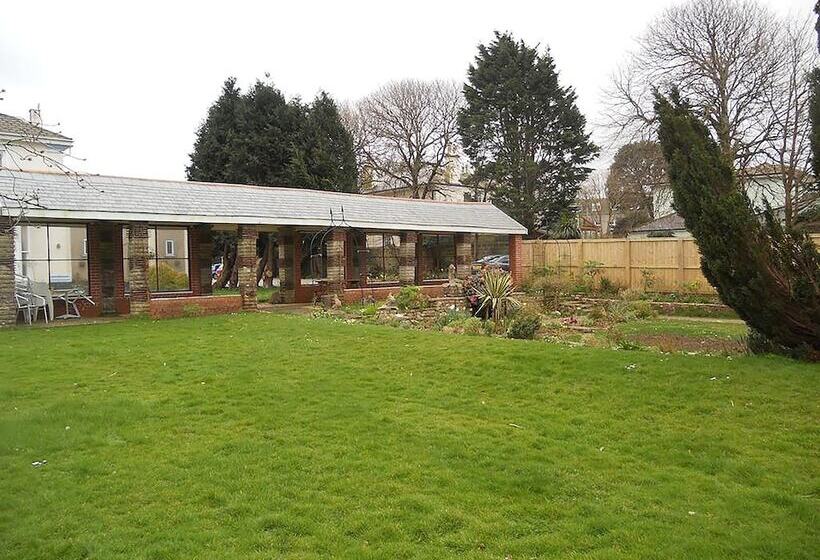 בית מלון כפרי The Lowenac