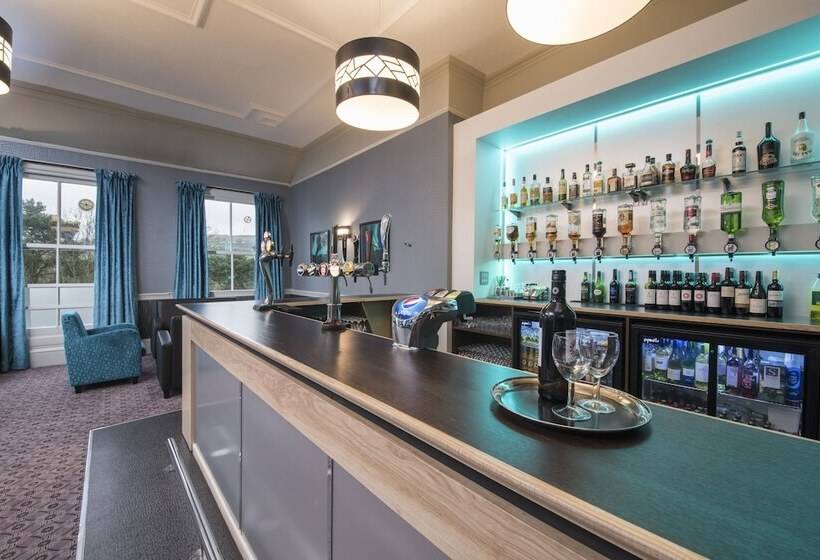 בית מלון כפרי The Waverley Castle