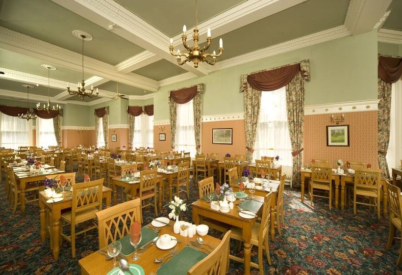 בית מלון כפרי The Waverley Castle