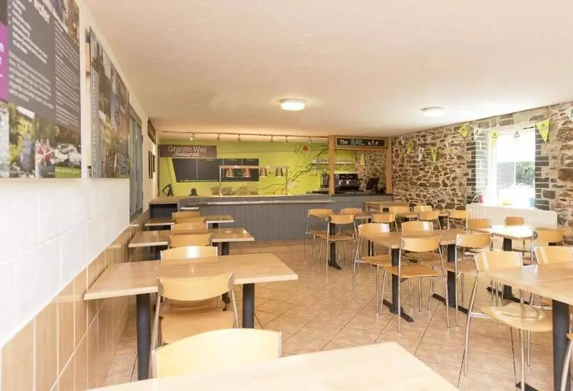 Cămin Yha Okehampton   Partner