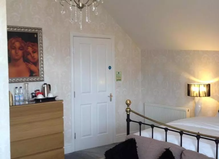 تختخواب و صبحانه Haversham House  Adults Only