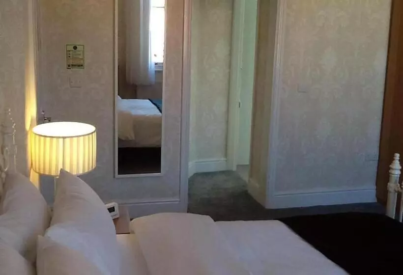 تختخواب و صبحانه Haversham House  Adults Only
