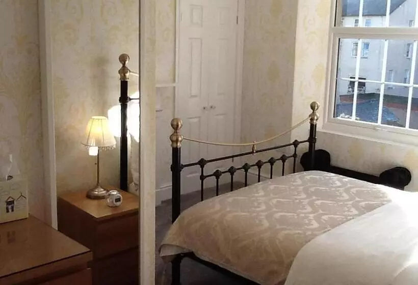 تختخواب و صبحانه Haversham House  Adults Only