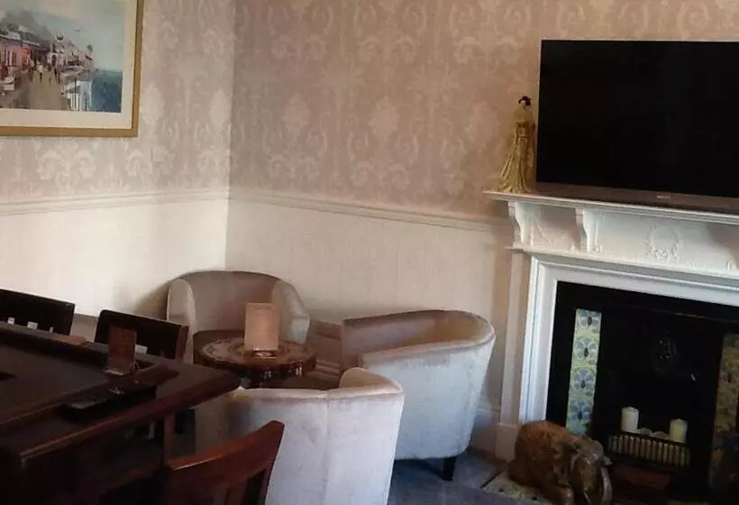 تختخواب و صبحانه Haversham House  Adults Only