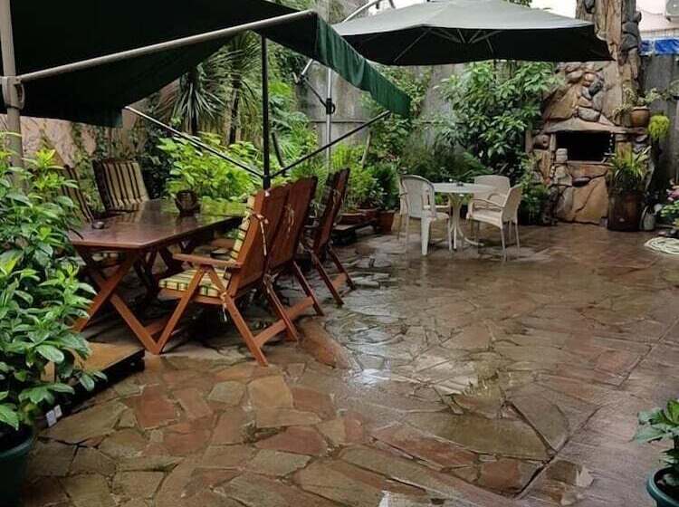 هاستل Guest House Batumi Globus